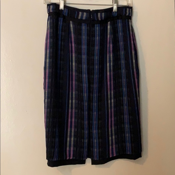 Banana Republic plaid pencil skirt - Picture 2 of 4